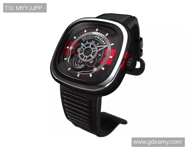 足球明星佩戴手表的魅力瞬间展现右手时尚风采与运动激情